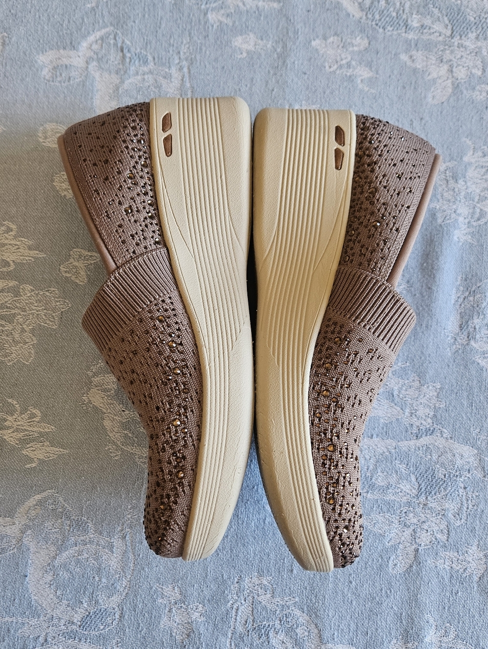 Skechers Martha Stewart Bedford  Gem Women's Slip-On Heeled sneakers Size 8 - Picture 7 of 10